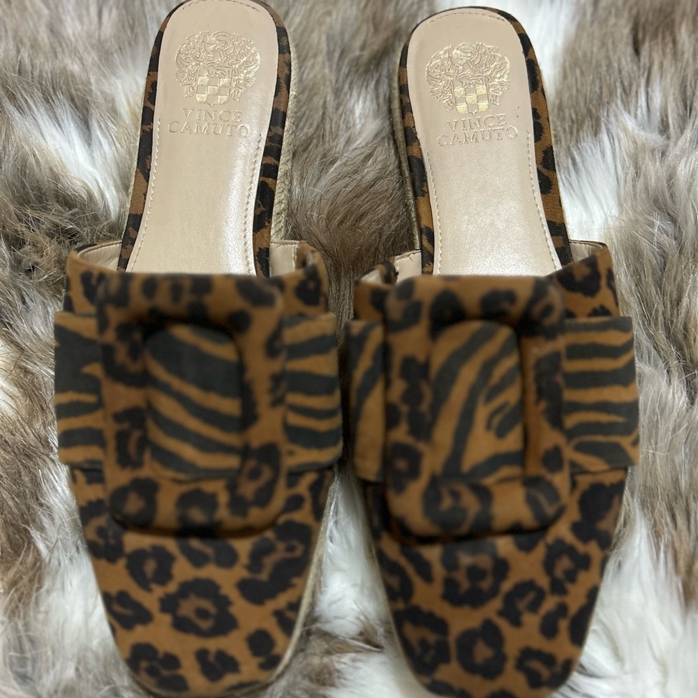 VINCE CAMUTO - Picture 2 of 5